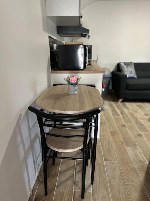 Charmante Studio Ligne 13 Tram 5 Saint Denis Пьерфит-сюр-Сен Экстерьер фото