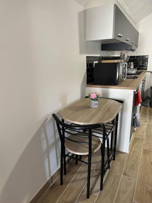Charmante Studio Ligne 13 Tram 5 Saint Denis Пьерфит-сюр-Сен Экстерьер фото